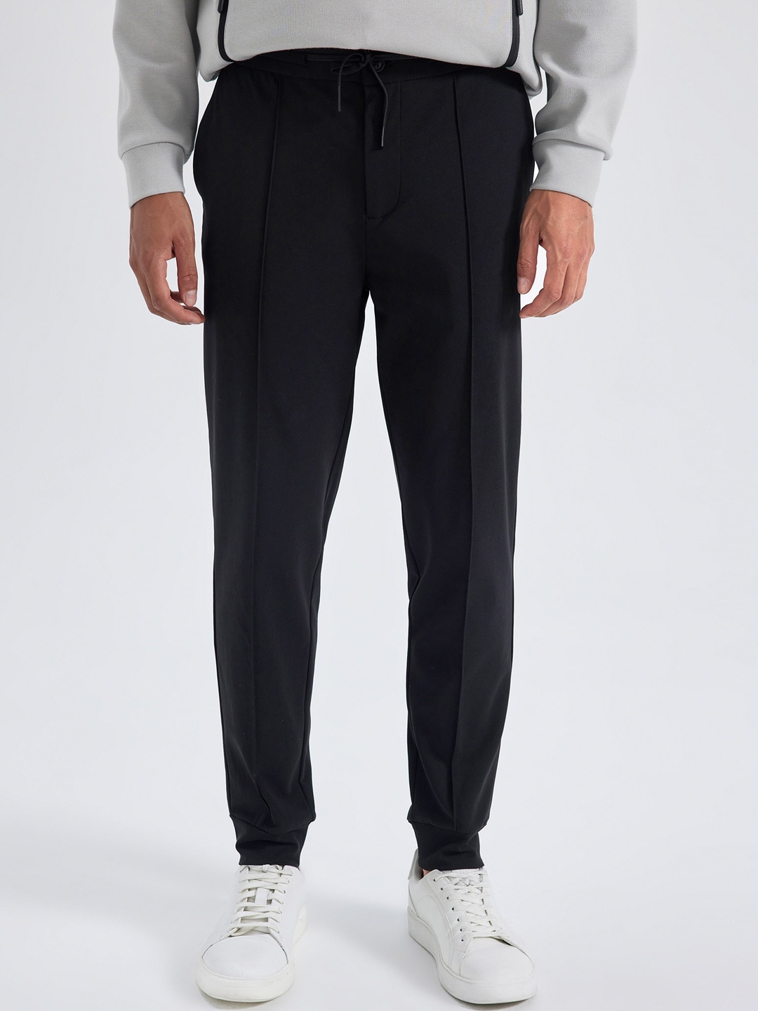 

DeFacto Men Mid-Rise Regular Fit Joggers, Black