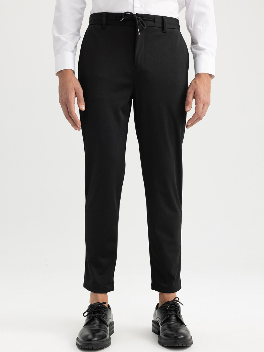 

DeFacto Men Mid-Rise Regular Fit Trousers, Black