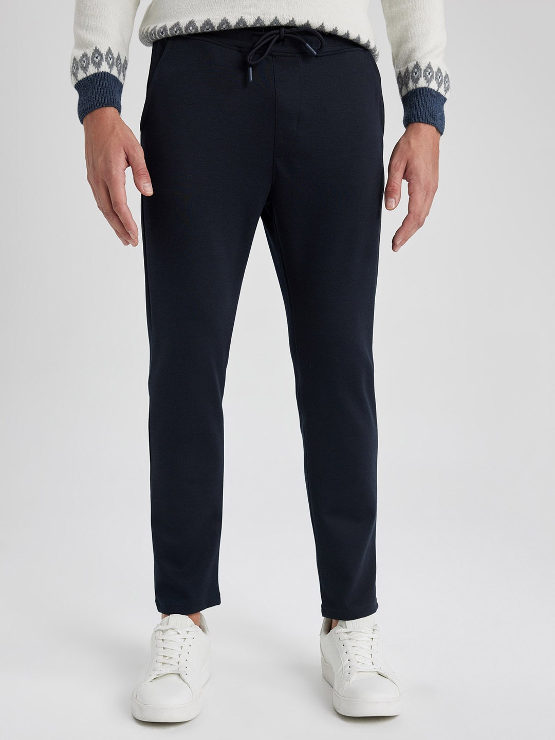 

DeFacto Men Mid-Rise Trousers, Navy blue