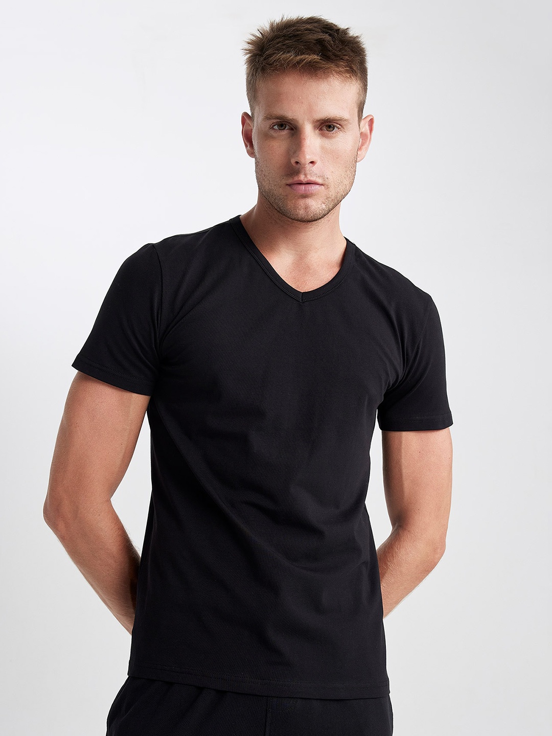 

DeFacto V-Neck Short Sleeves Casual T-Shirt, Black