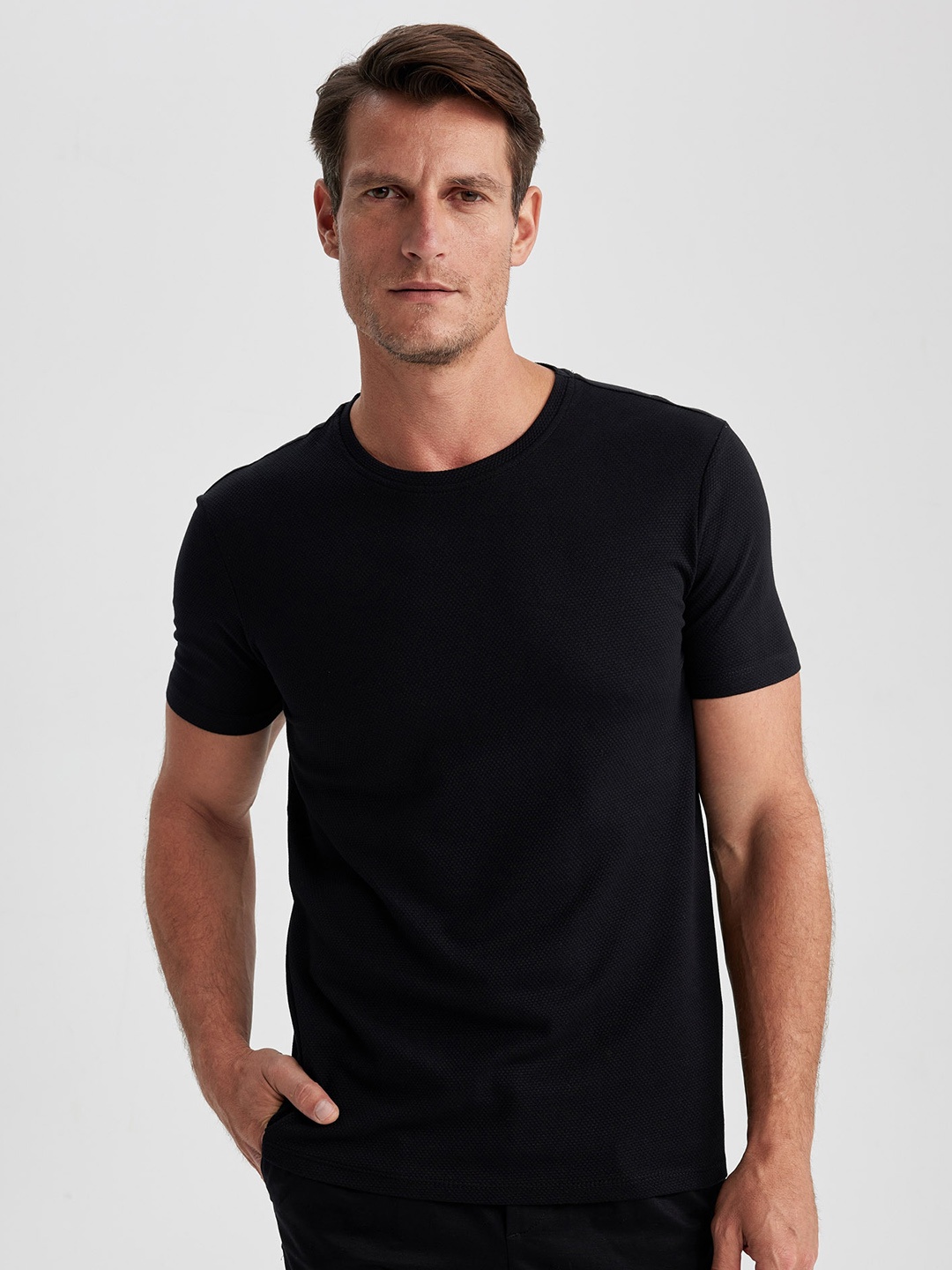 

DeFacto Round Neck Casual T-Shirt, Black