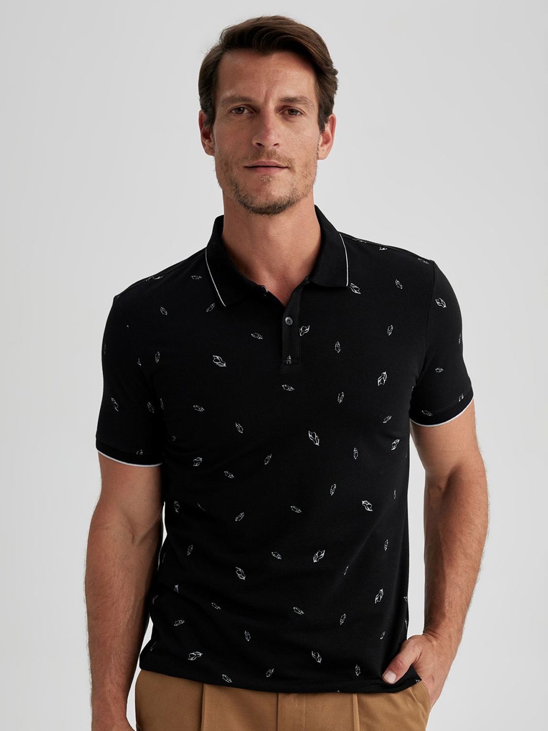 

DeFacto Conversational Printed Polo Collar T-Shirt, Black