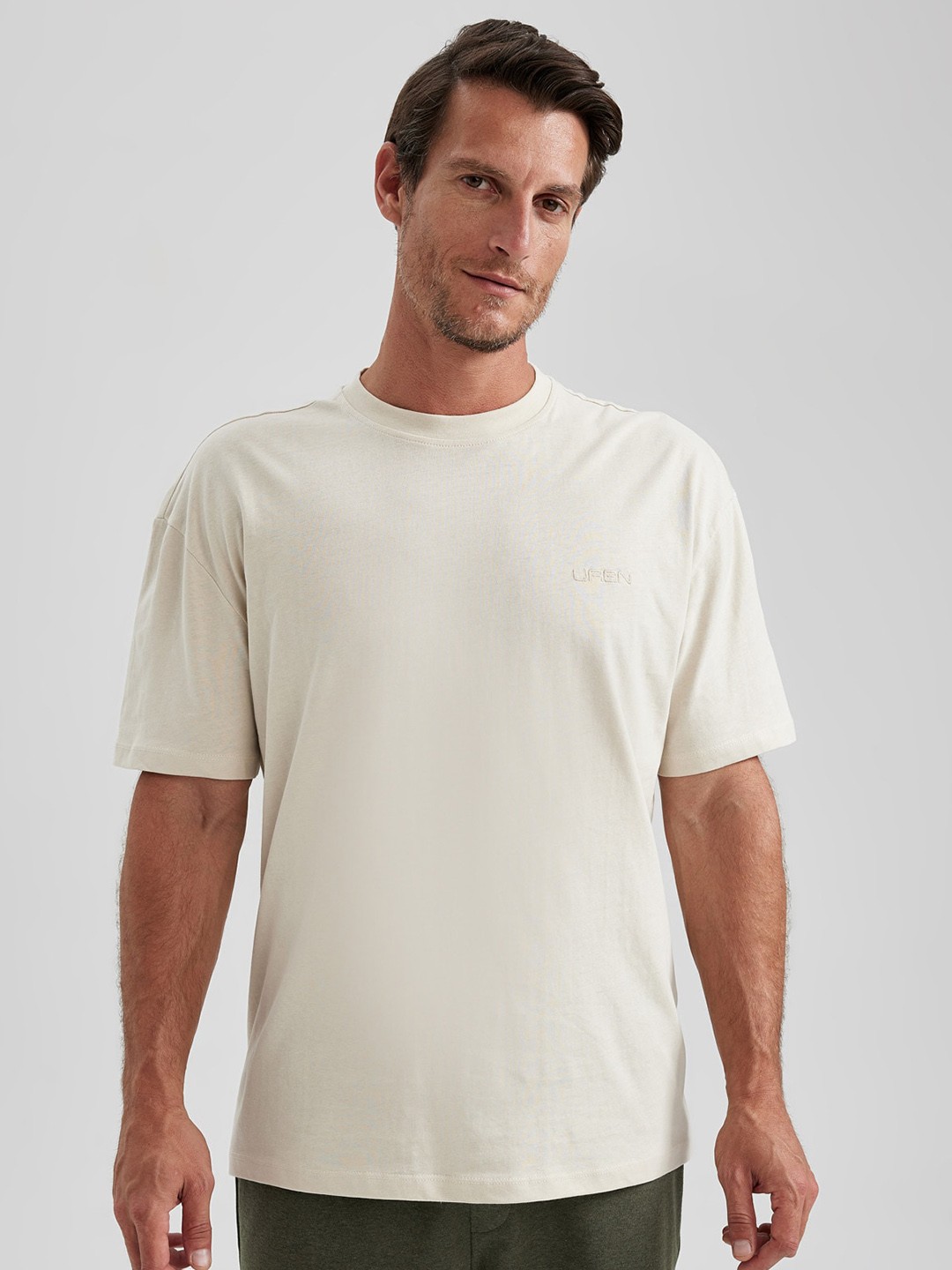 

DeFacto Round Neck Drop Shoulder Sleeves Cotton T-shirt, White