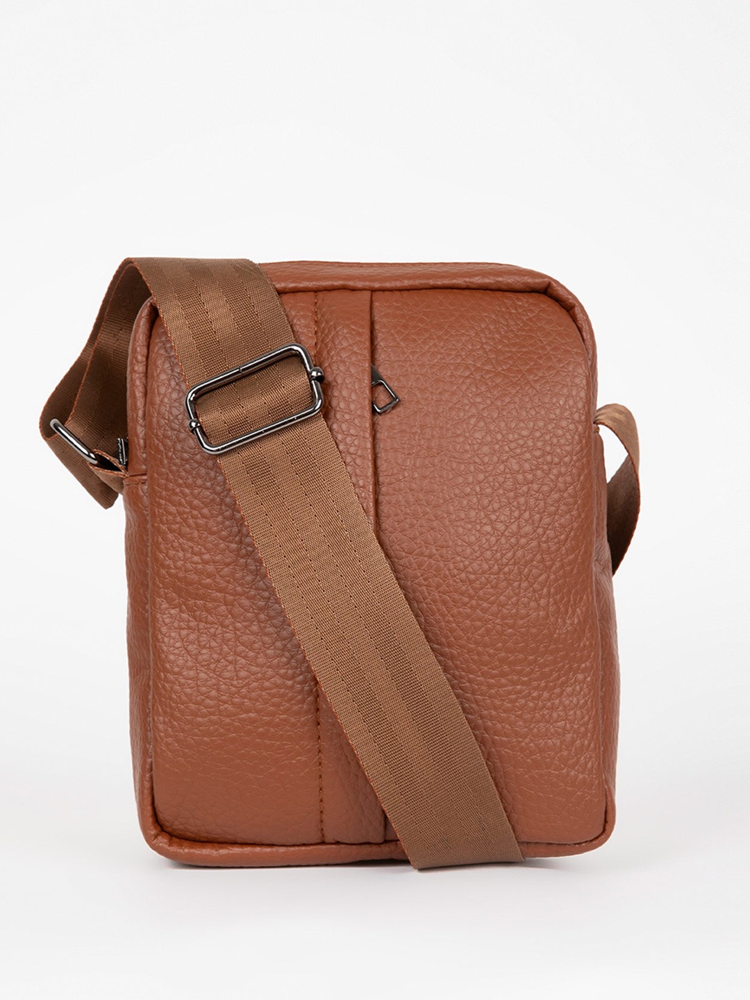

DeFacto Men Waist Pouch, Tan