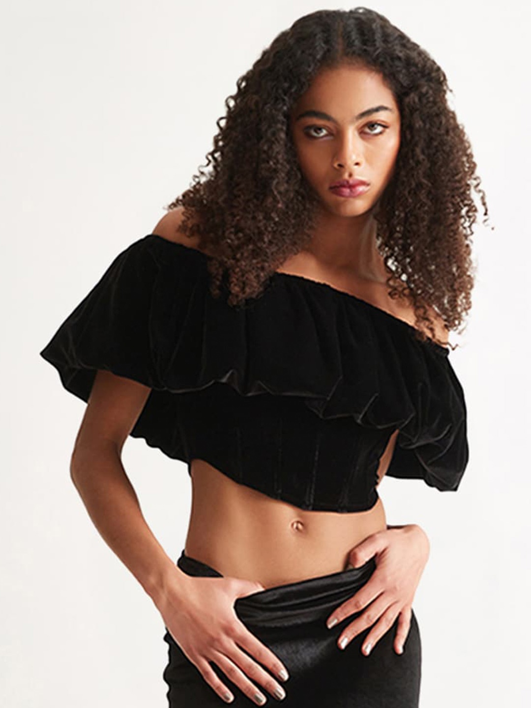 

COVER STORY Off-Shoulder Velvet Bardot Crop Top, Black