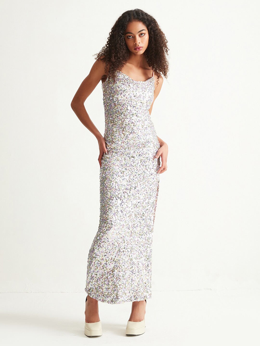 

COVER STORY Pink & Silver-Toned Embellished Sequinned Detailed Shoulder Straps Maxi Dress