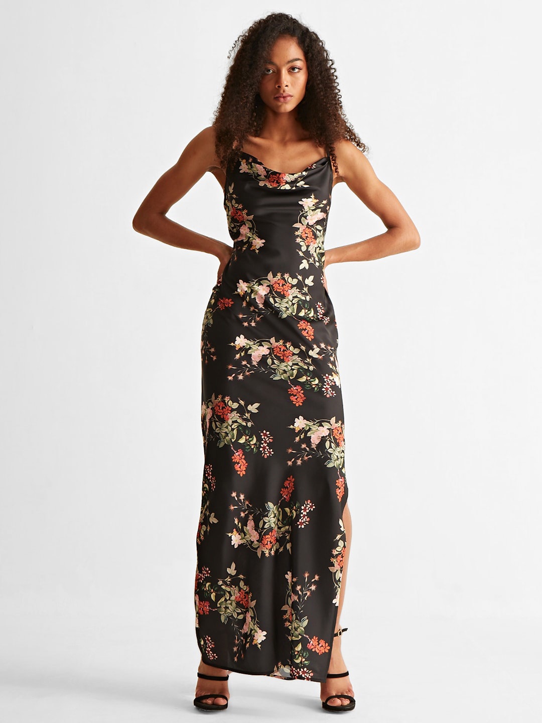

COVER STORY Black Floral Print Shoulder Strap Maxi Dress