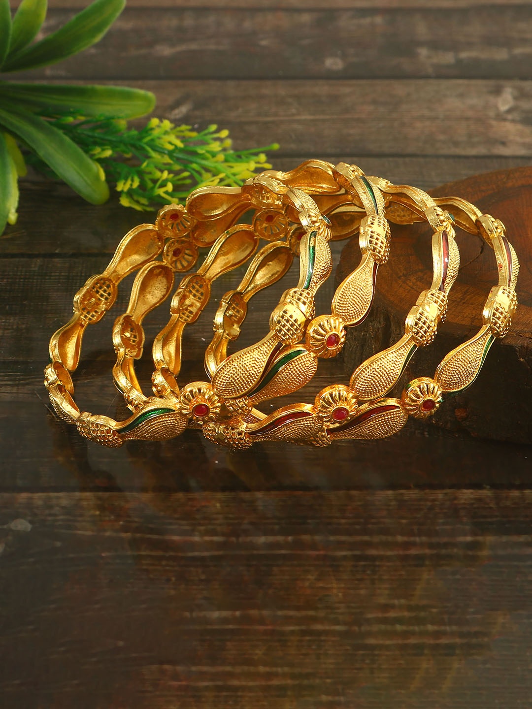 

Jewar Mandi Set Of 4 Gold-Plated & Stone-Studded Bangles