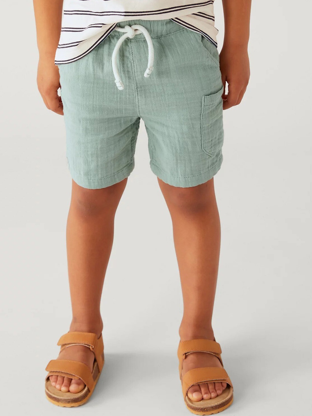 

Marks & Spencer Boys Mid-Rise Shorts, Green