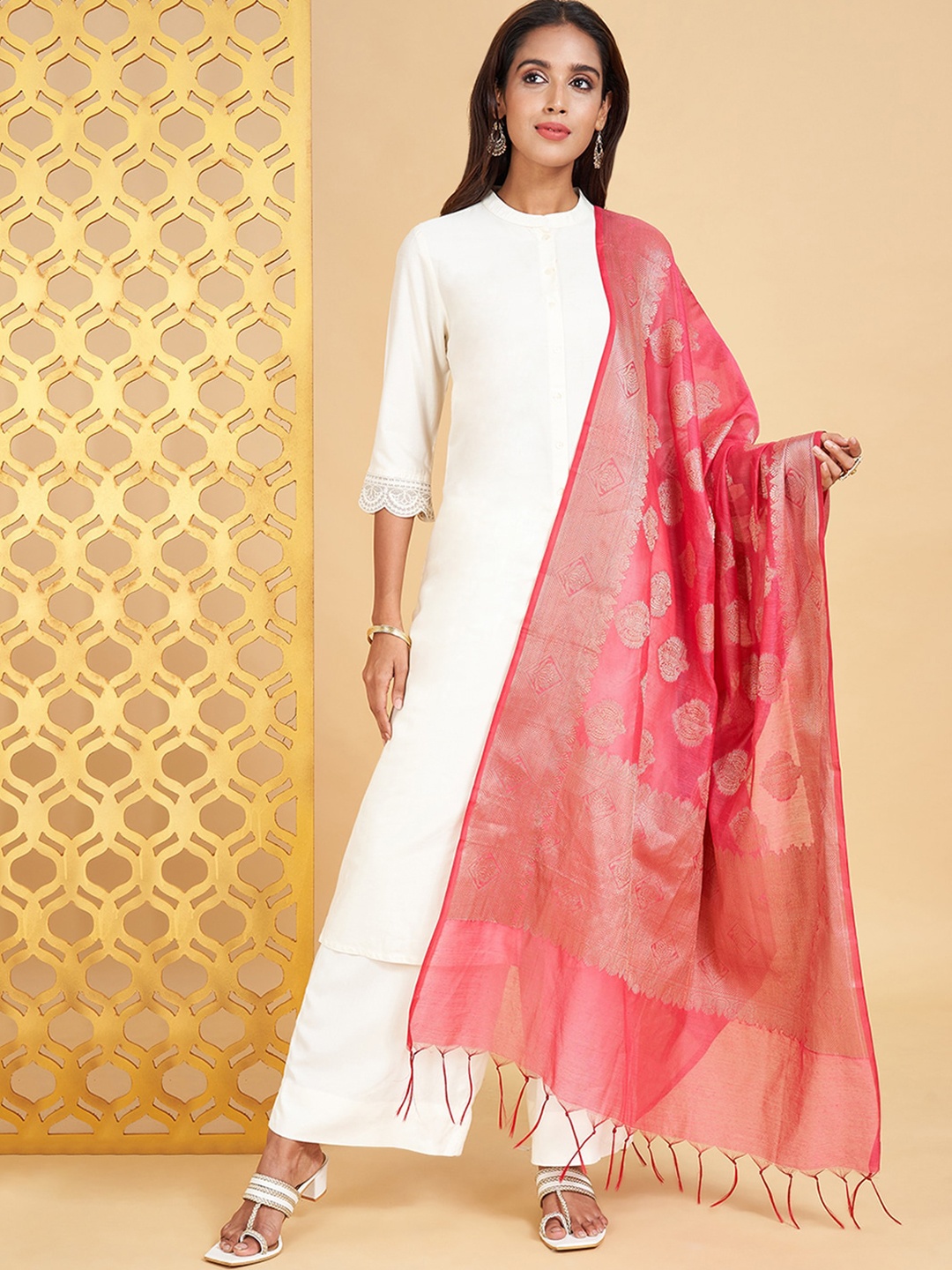 

RANGMANCH BY PANTALOONS Ethnic Motifs Woven Design Dupatta with Zari, Pink