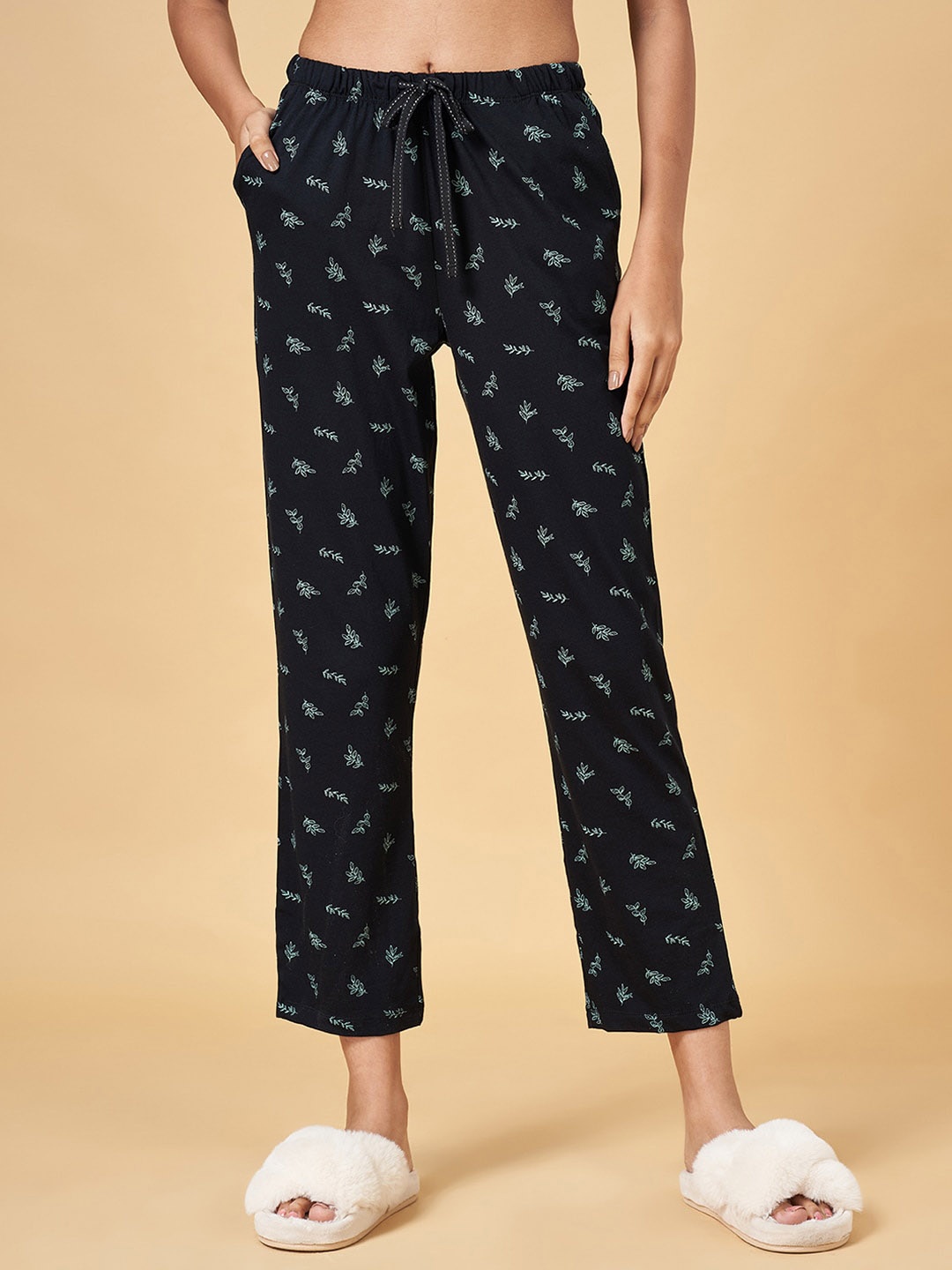 

Dreamz by Pantaloons Women Printed Cotton Lounge pant, Black