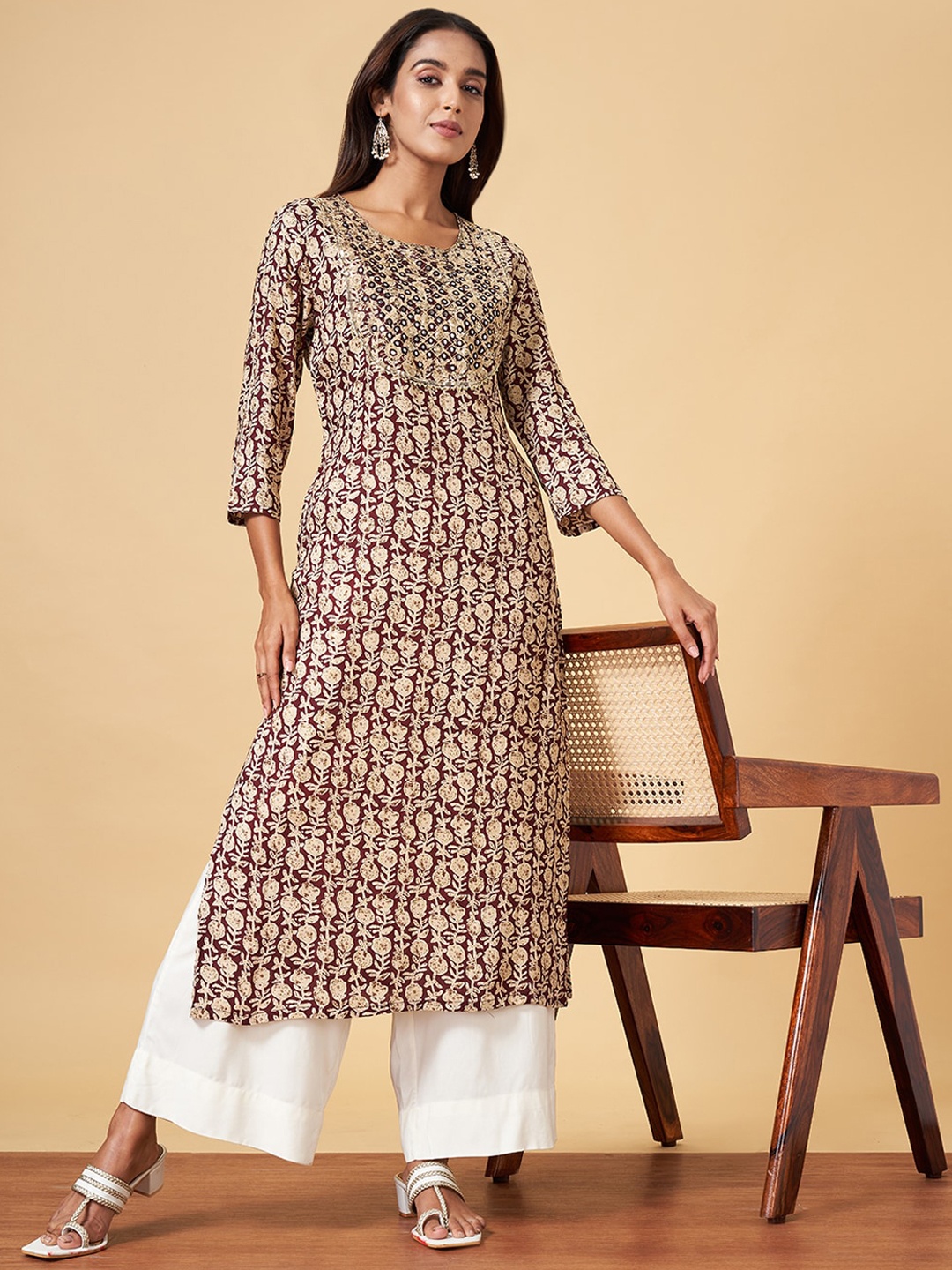 

YU by Pantaloons Floral Printed Mirror Work Straight Kurta, Maroon