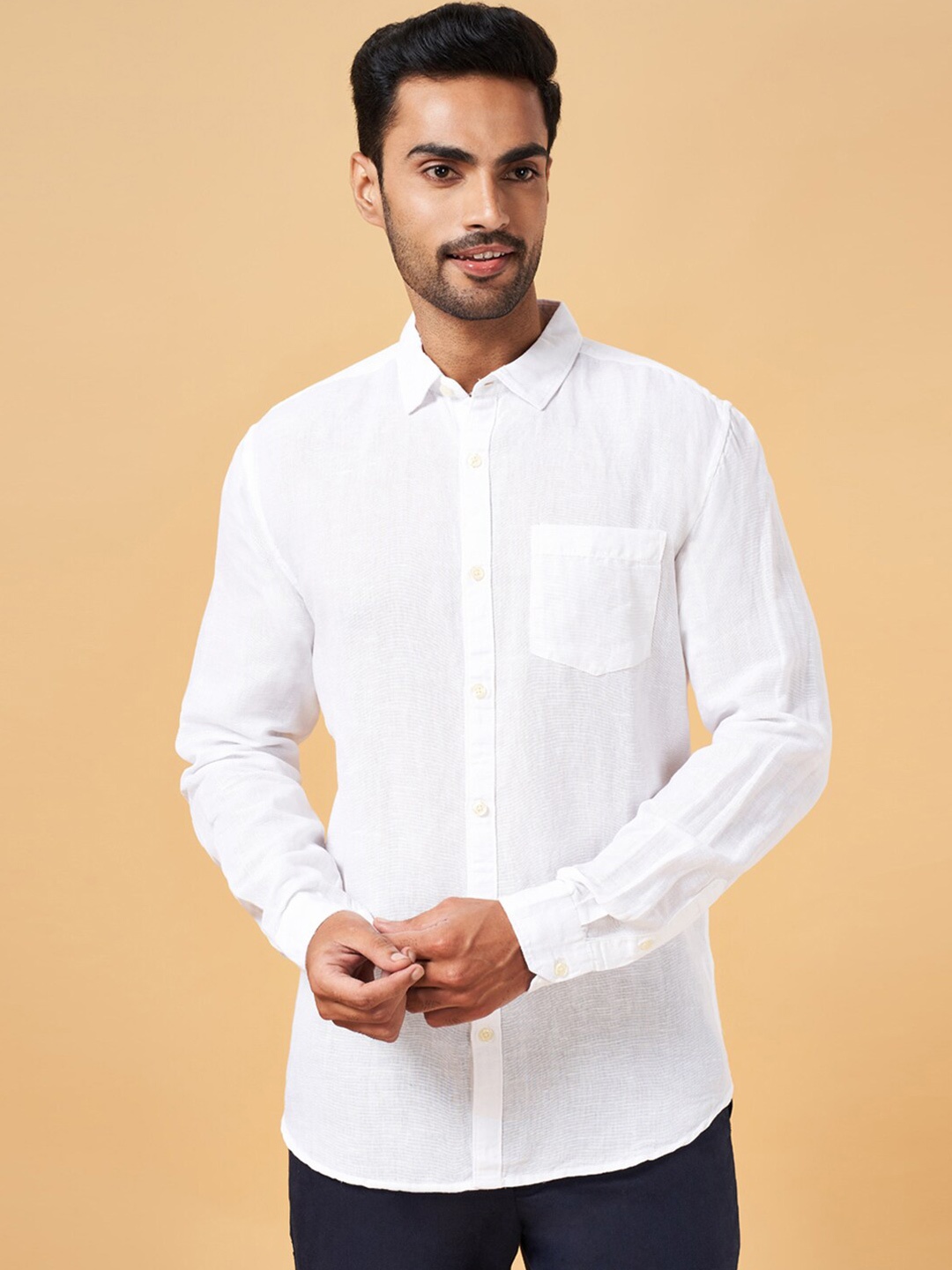 

BYFORD by Pantaloons Men White Slim Fit Opaque Casual Shirt