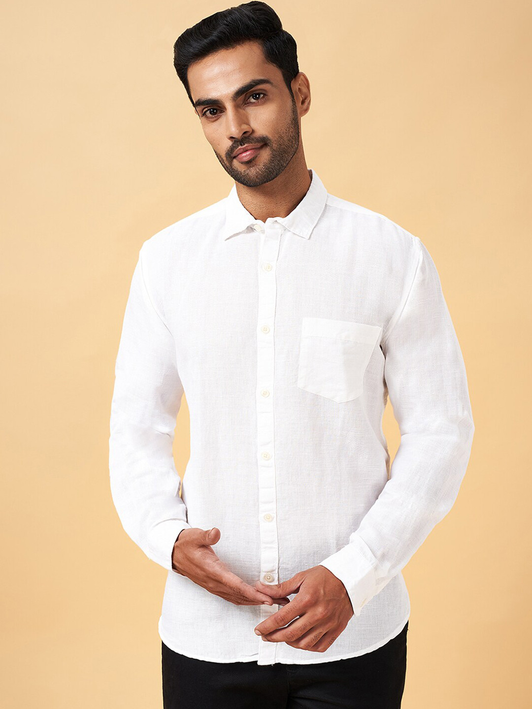 

BYFORD by Pantaloons Men White Slim Fit Opaque Casual Shirt