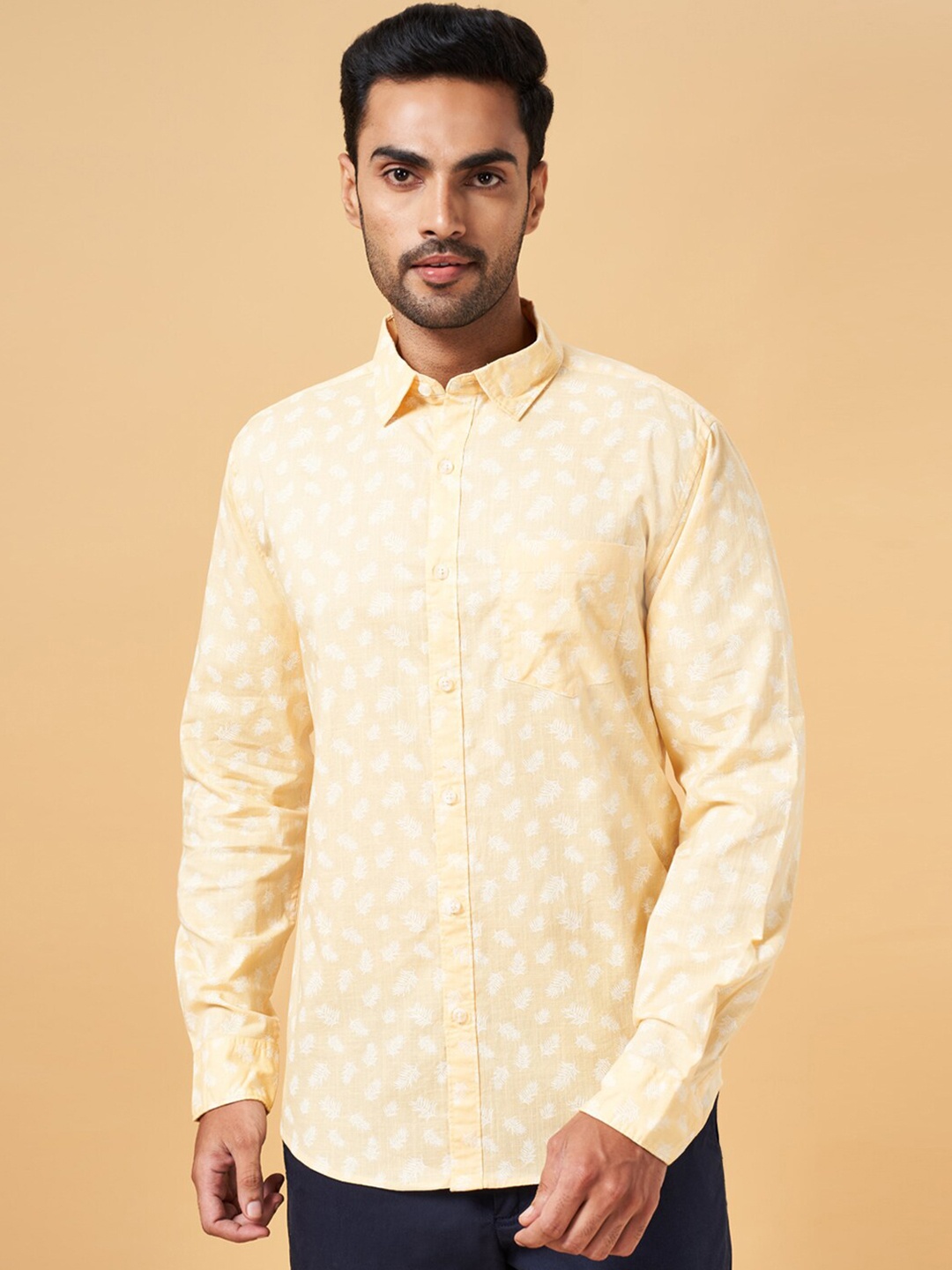 

BYFORD by Pantaloons Men Yellow Slim Fit Opaque Printed Casual Shirt