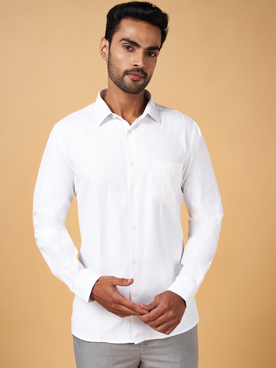 

BYFORD by Pantaloons Men White Slim Fit Opaque Formal Shirt