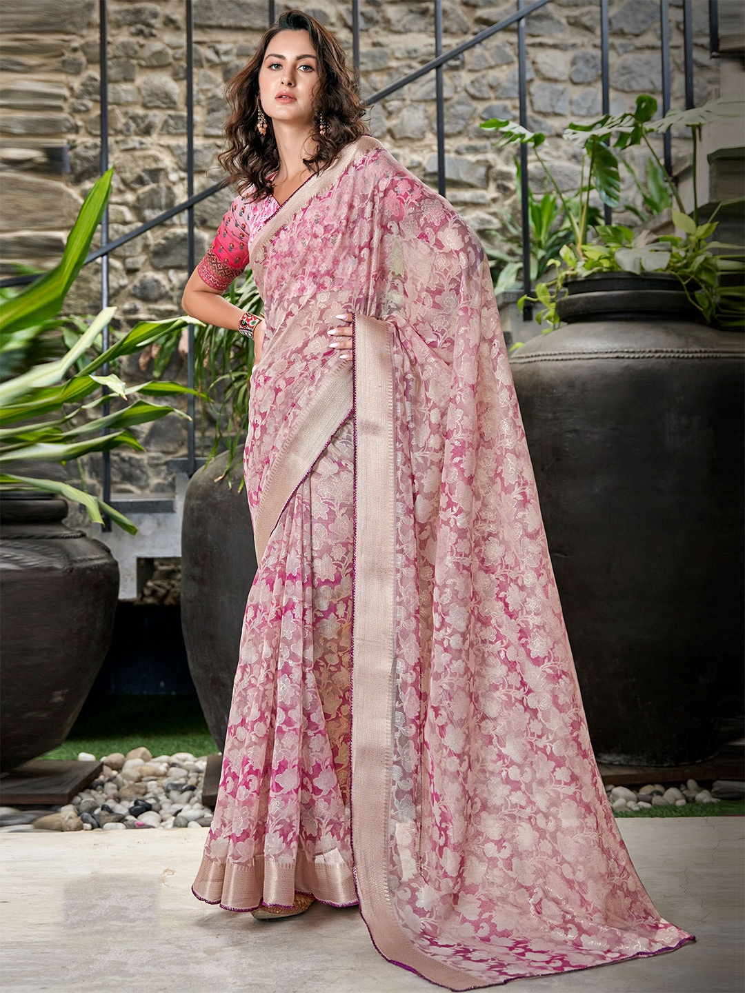 

SANSKAR Pink & Gold-Toned Floral Zari Net Saree