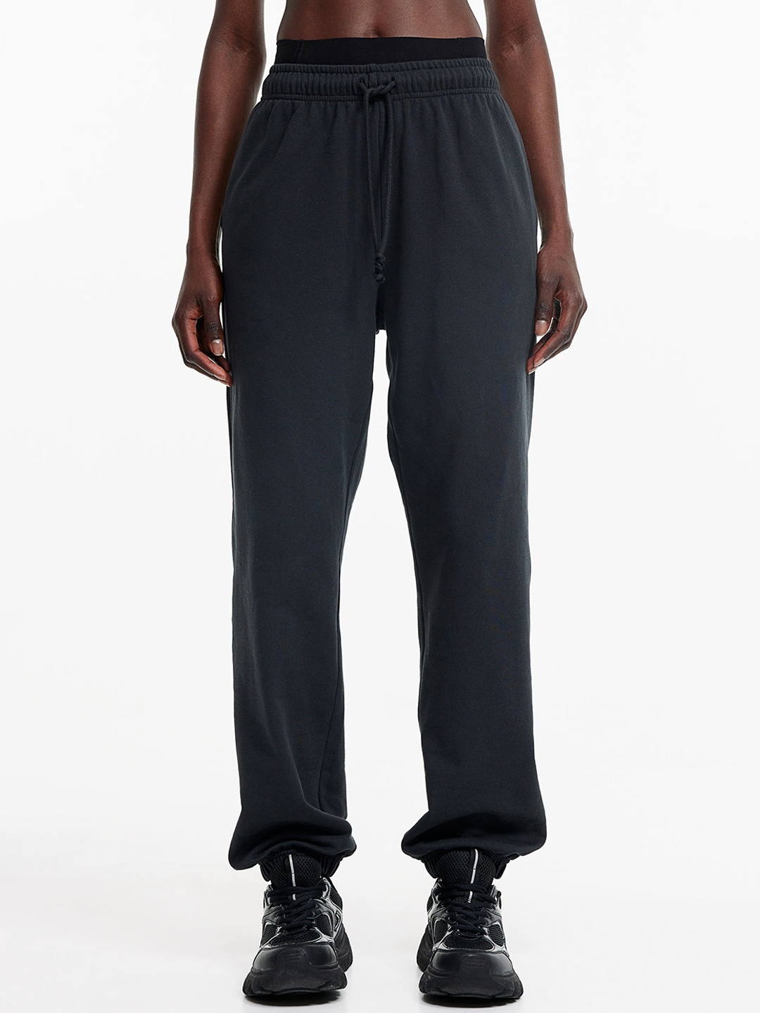

H&M Women Mid-Rise Relaxed Fit DryMove Cotton Sports Joggers, Charcoal