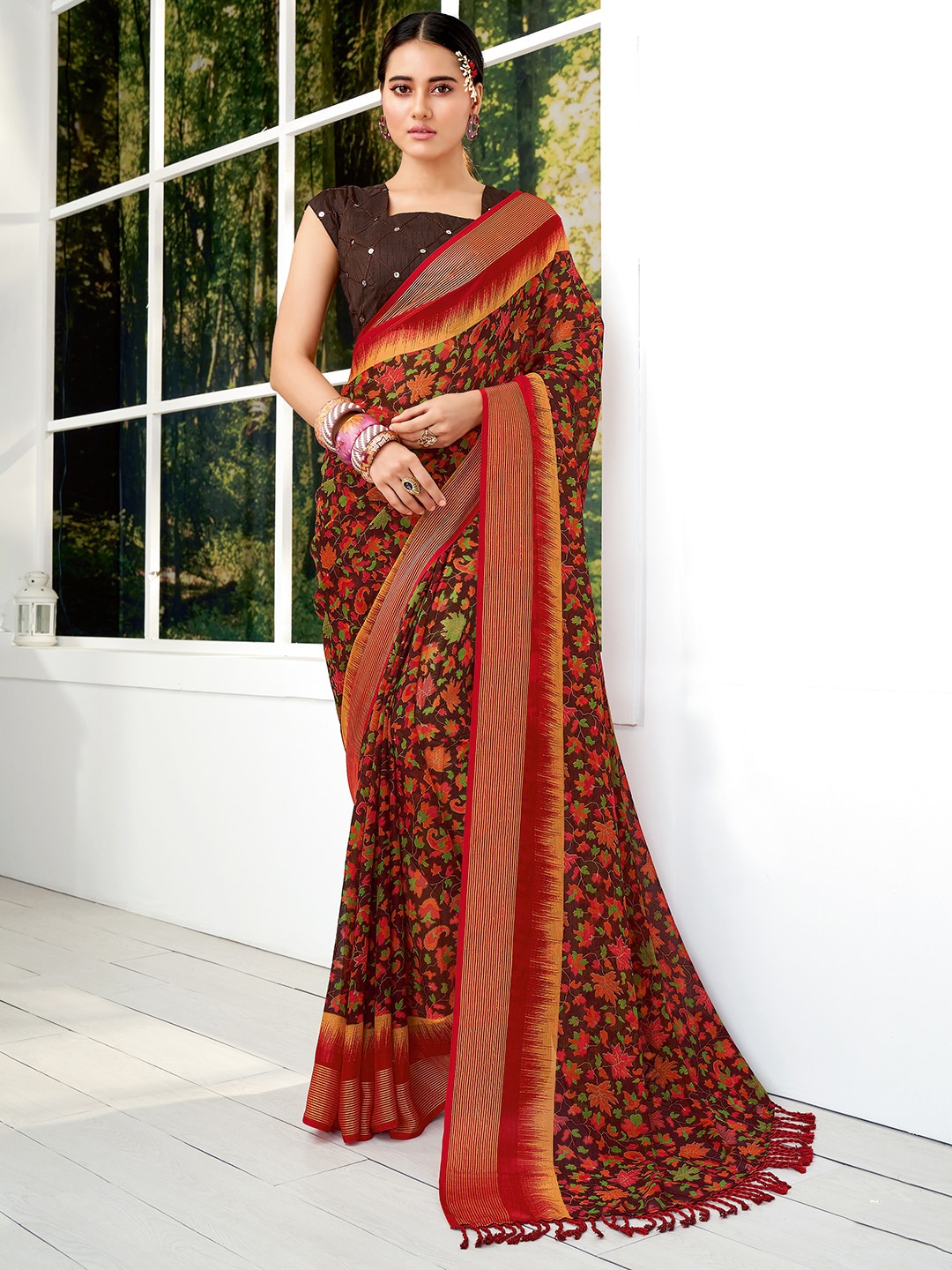 

SANSKAR Red & Green Floral Zari Pure Chiffon Saree