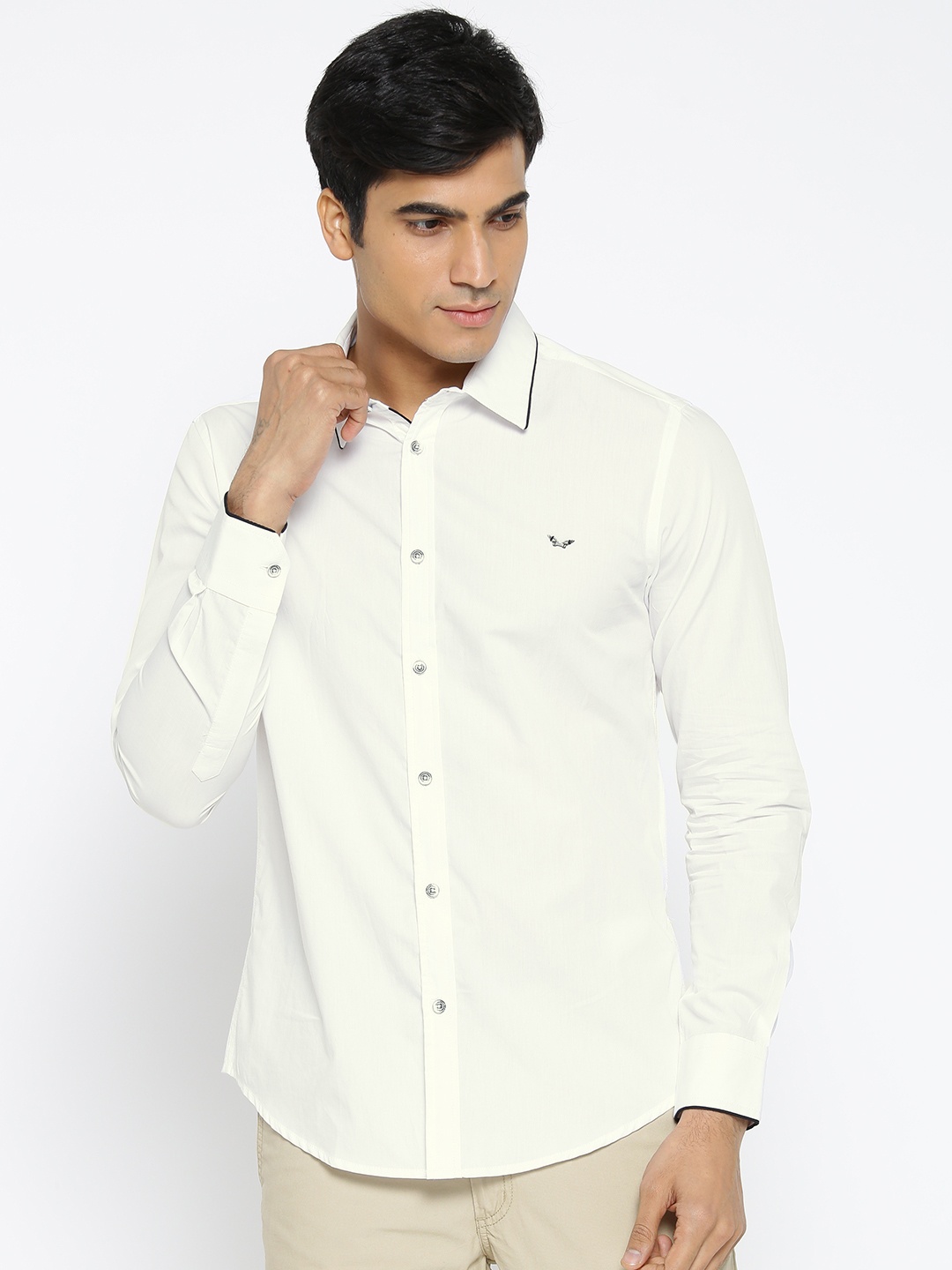 

CAMLA Men White Regular Fit Solid Casual Shirt