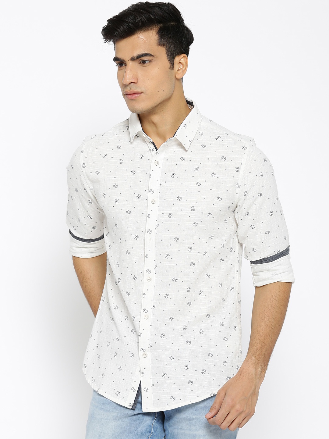 

CAMLA Men White & Navy Slim Fit Printed Casual Shirt