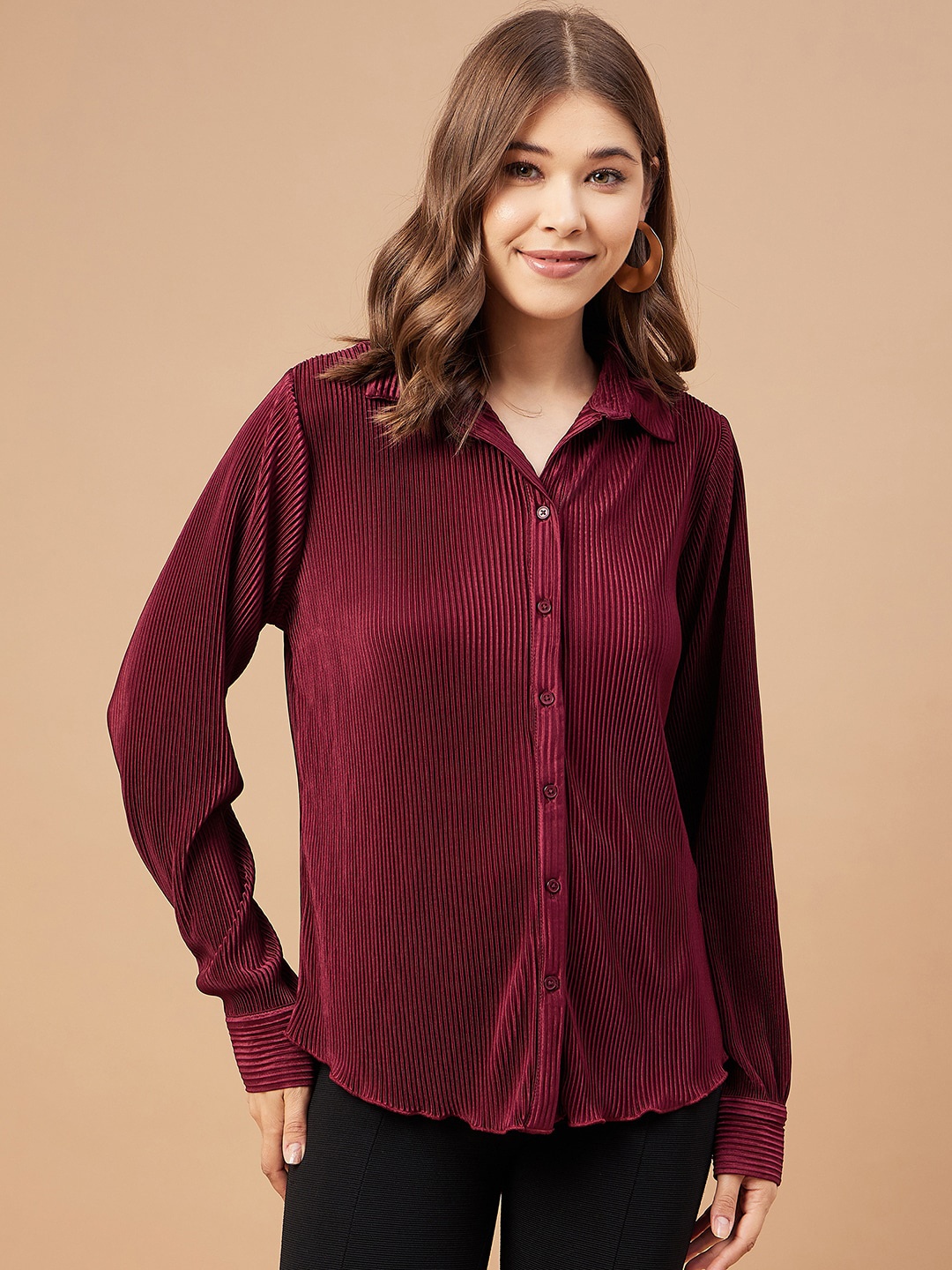 

Gipsy Contemporary Self design Satin Casual Shirt, Burgundy