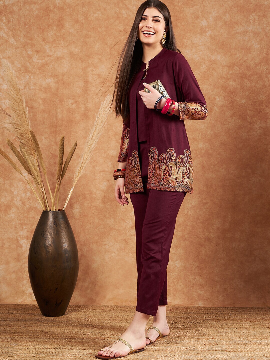 

Sangria Shoulder Straps Winter Pashmina Top & Trouser With Jacket, Maroon