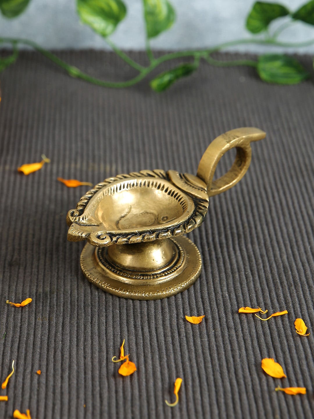 

Imli Street Gond Toned Om-designed Brass Aarti Deepak, Gold