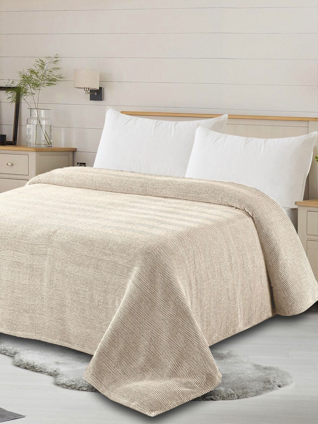 

AVI Living Beige & White Self Design AC Room 350 GSM Single Bed Blanket