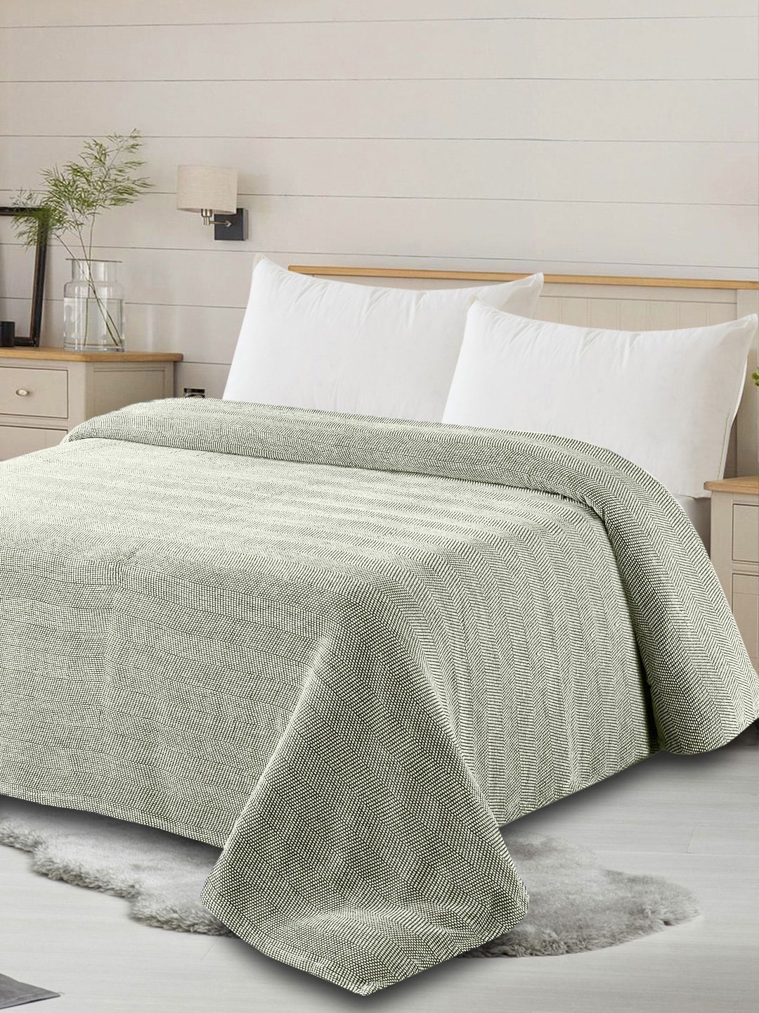 

AVI Living Green & White Self Design AC Room 350 GSM Single Bed Blanket
