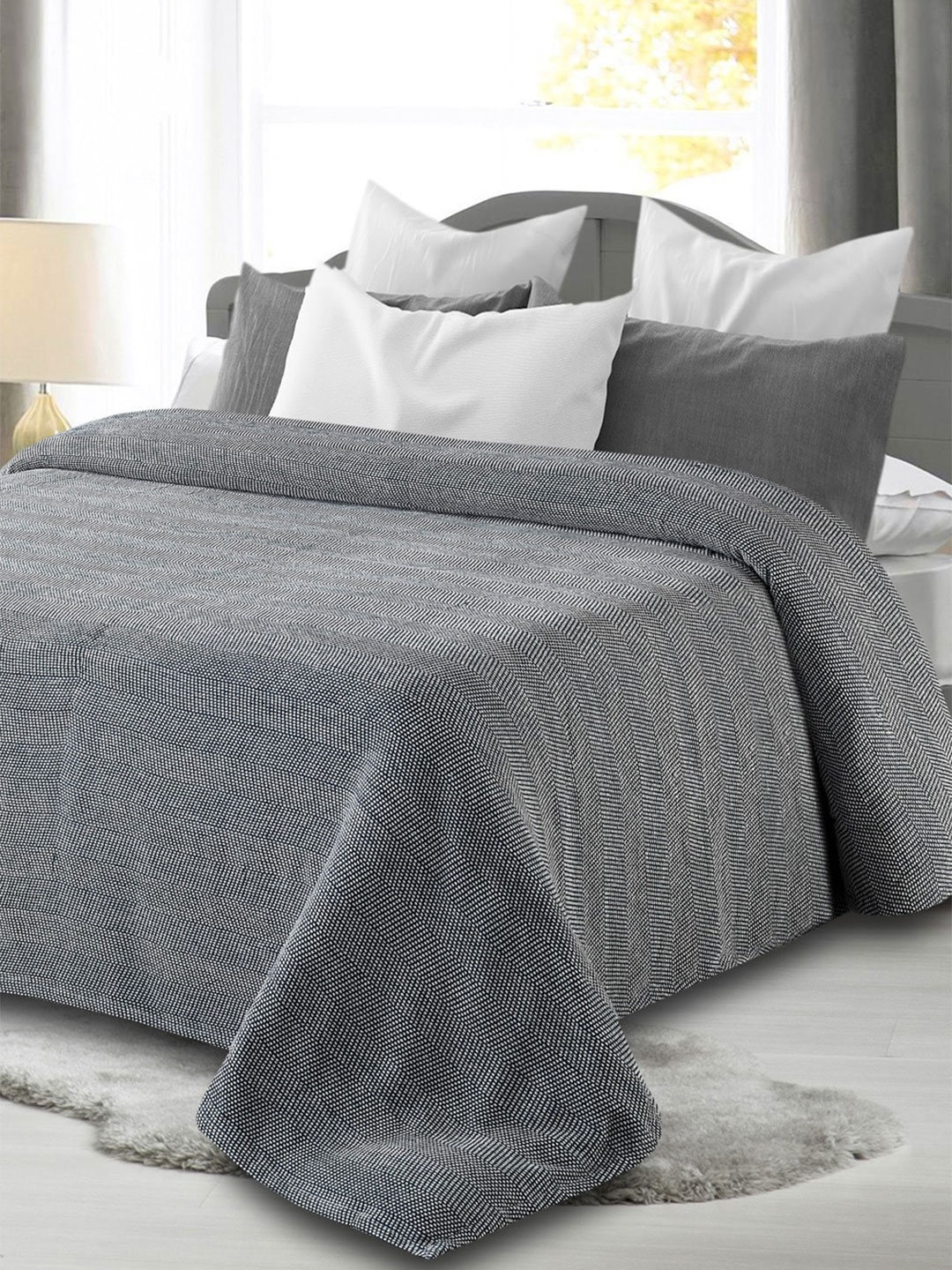 

AVI Living Blue & White Geometric Cotton AC Room 350 GSM Single Bed Blanket