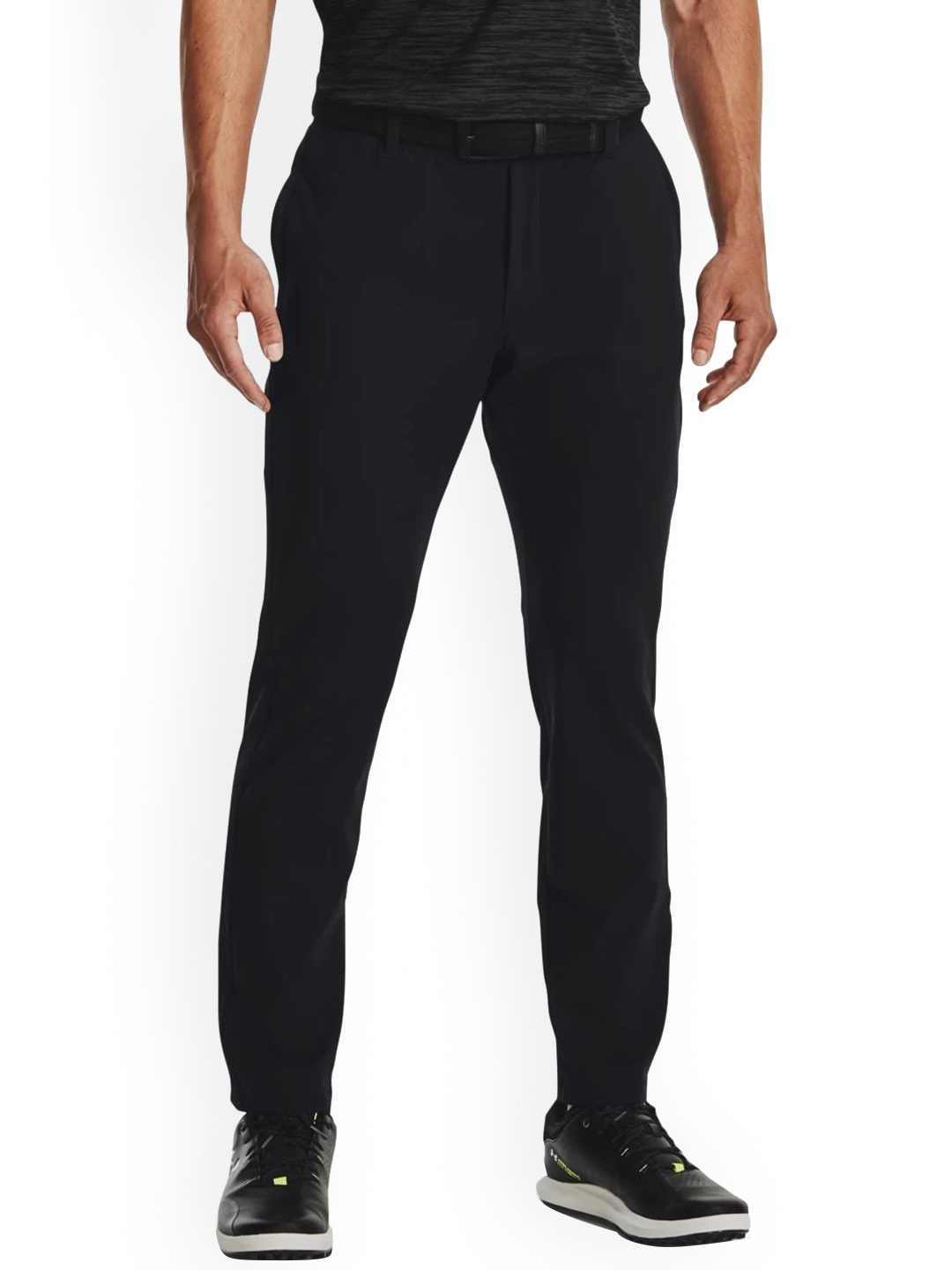 

UNDER ARMOUR Men Tapered Fit Trousers, Black