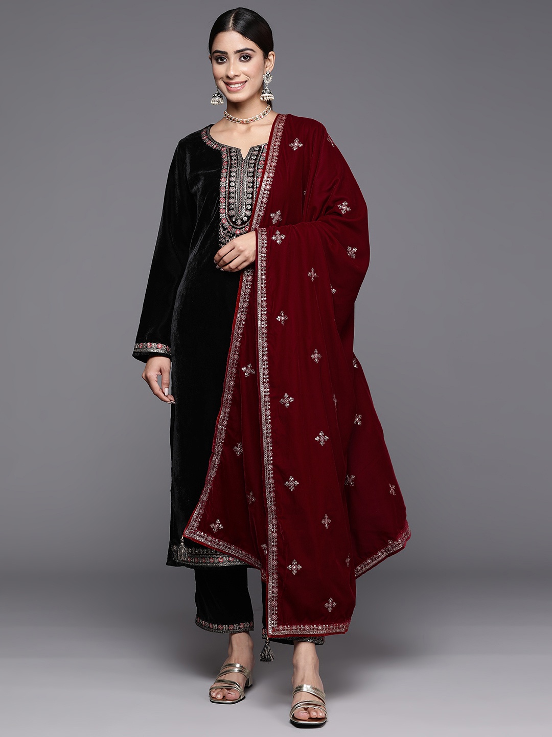 

Libas Floral Embroidered Regular Sequinned Velvet Kurta with Trousers & Dupatta, Black