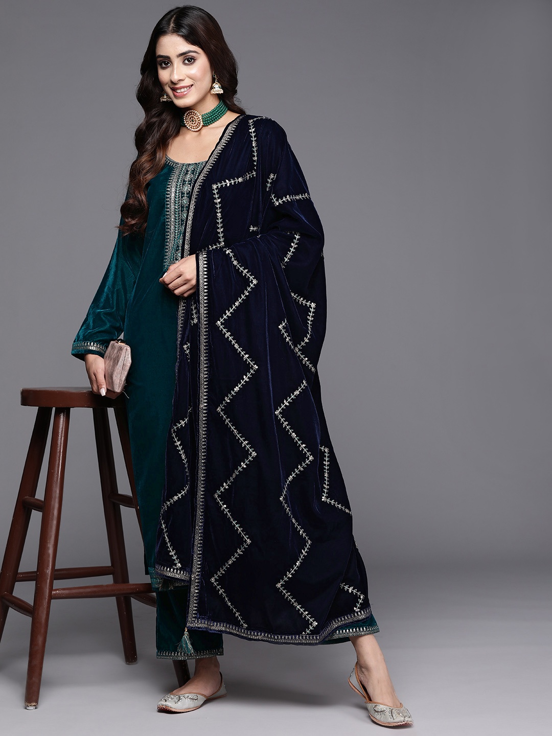 

Libas Floral Embroidered Regular Sequinned Velvet Kurta with Trousers & Dupatta, Teal