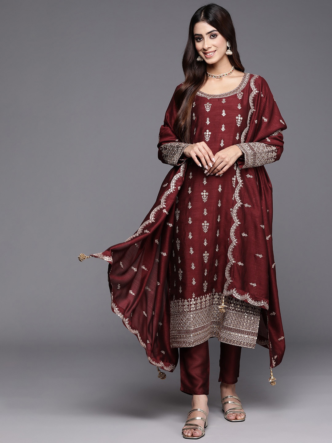 

Libas Ethnic Motifs Embroidered Regular Sequinned Kurta with Trousers & Dupatta, Maroon