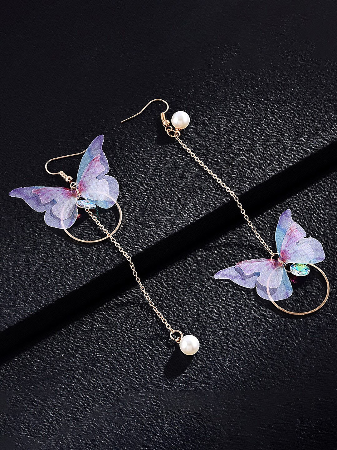 

DressBerry Gold-Plated Contemporary Drop Earrings