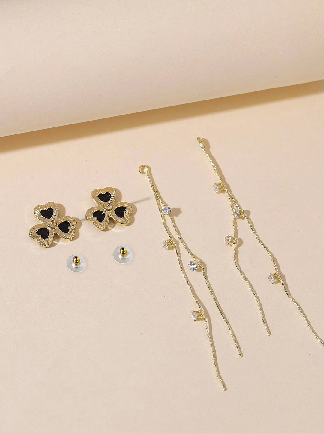 

DressBerry Gold-Plated Contemporary Drop Earrings