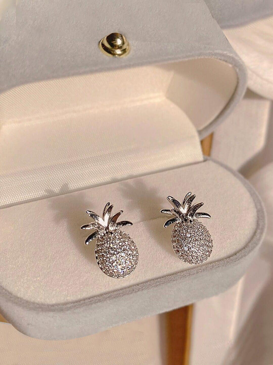 

DressBerry Silver-Plated Contemporary Studs Earrings