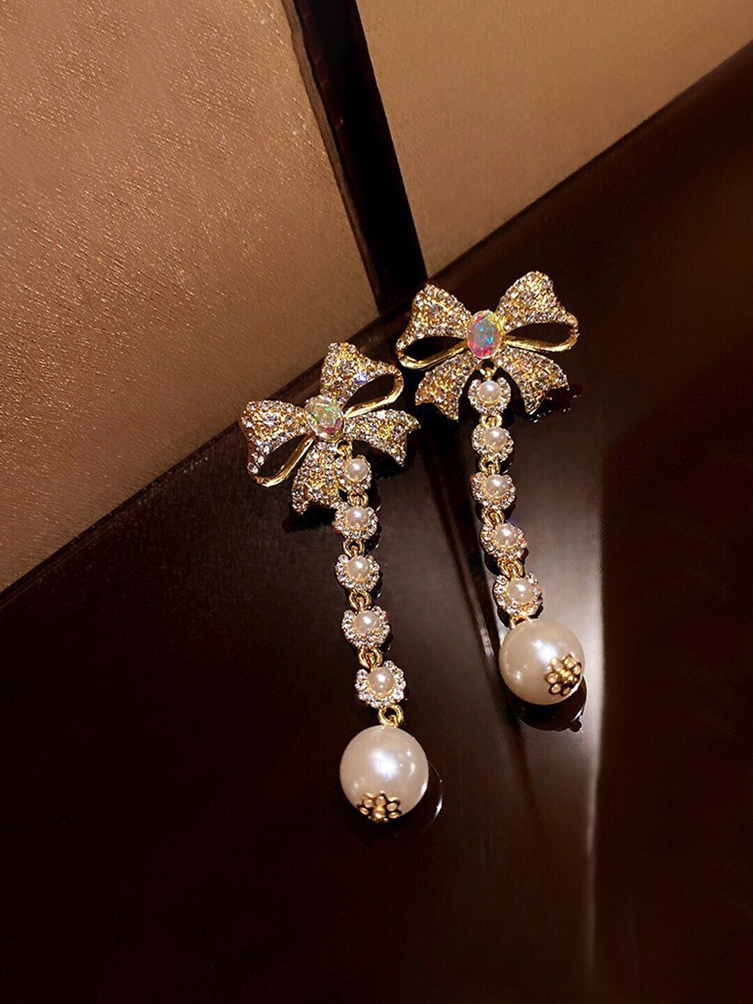 

DressBerry Gold-Toned Gold-Plated Contemporary Drop Earrings
