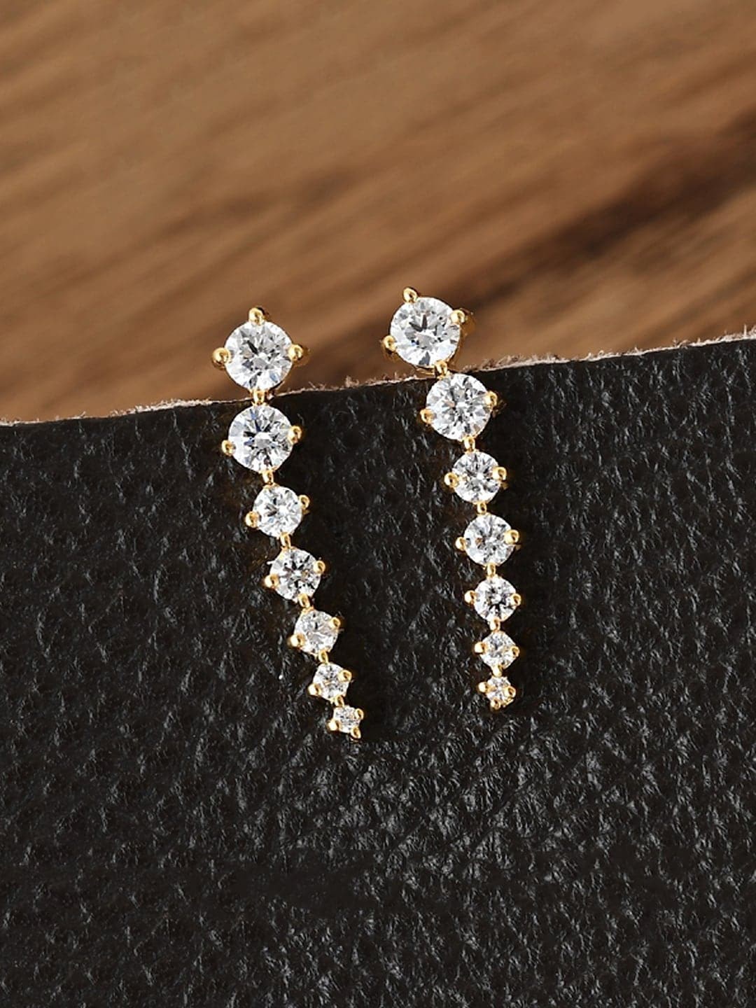 

DressBerry Gold-Plated Contemporary Studs Earrings