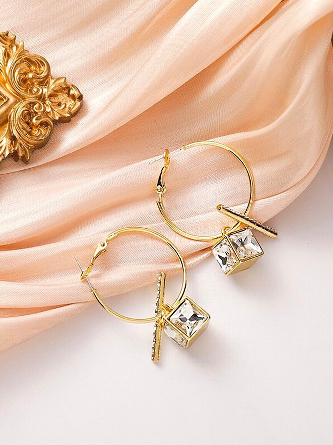 

DressBerry Gold-Plated Contemporary Hoop Earrings