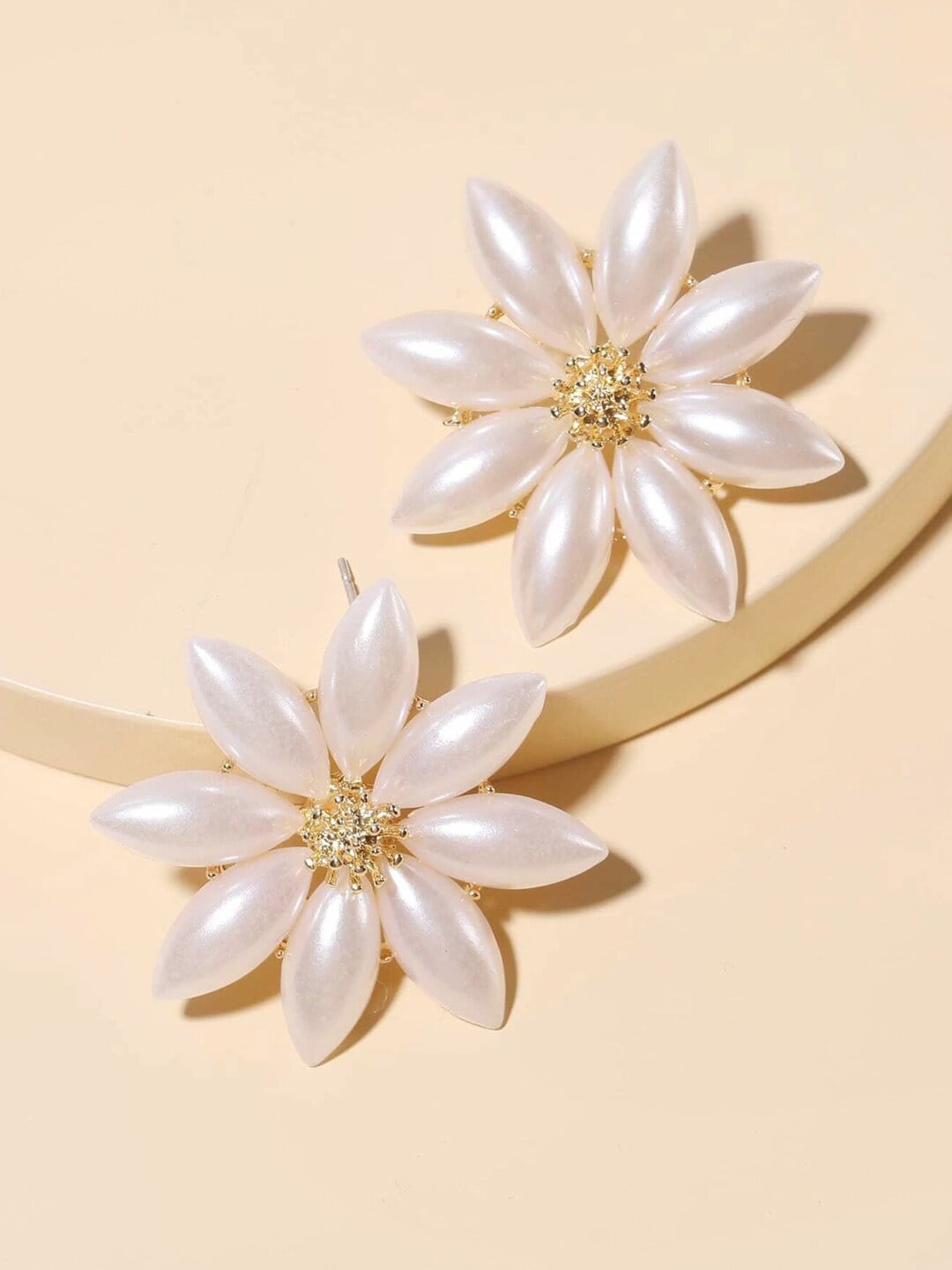 

DressBerry Gold-Plated Floral Studs Earrings