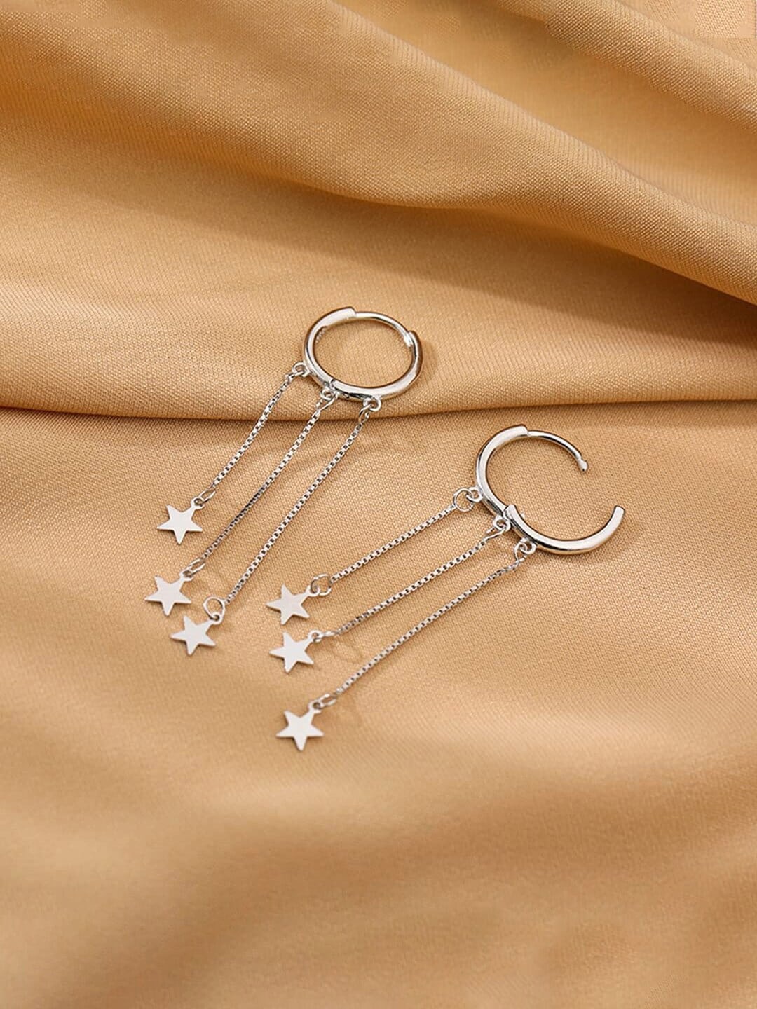 

DressBerry Silver Toned Silver Plated Hoop Earrings