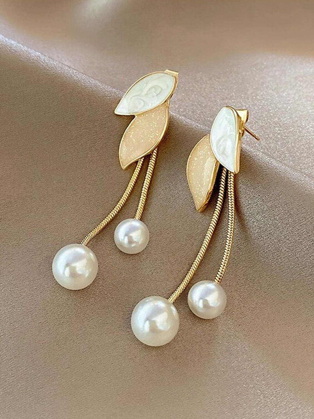 

DressBerry Gold Toned Gold Plated Contemporary Drop Earrings