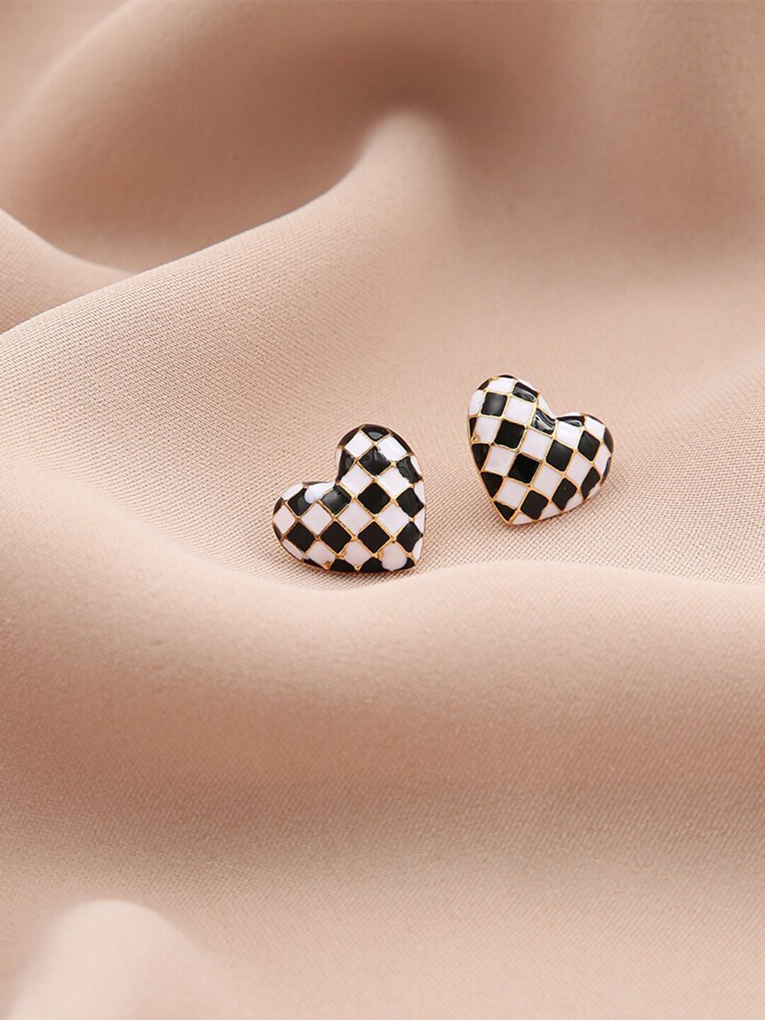 

DressBerry Contemporary Studs Earrings, Gold