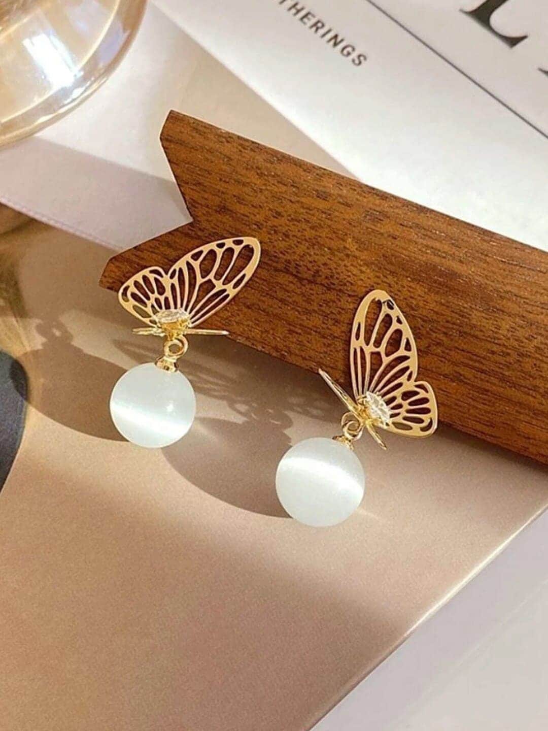 

DressBerry Gold-Toned Gold-Plated Contemporary Beaded Drop Earrings