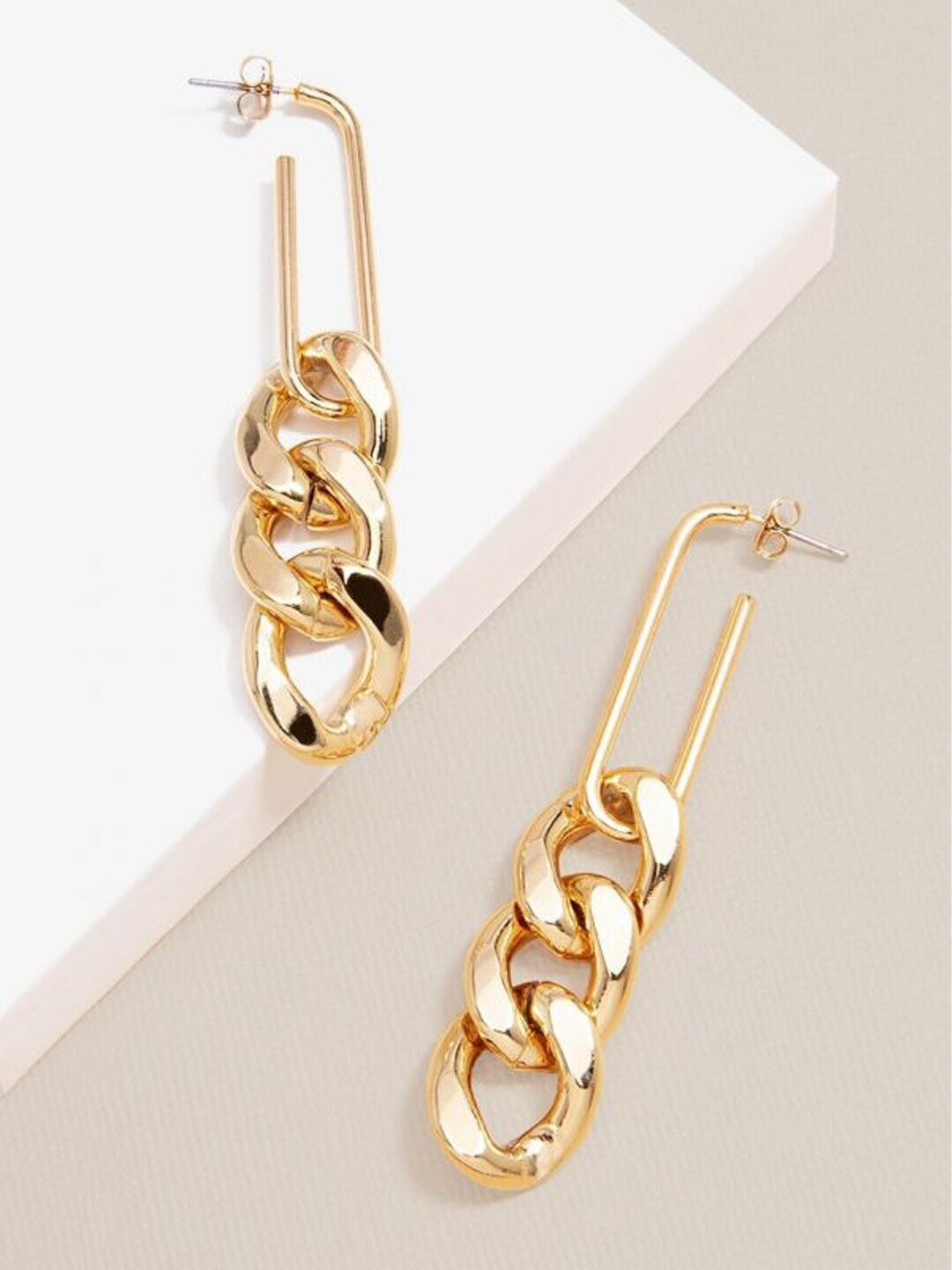 

DressBerry Gold-Toned Gold-Plated Contemporary Drop Earrings