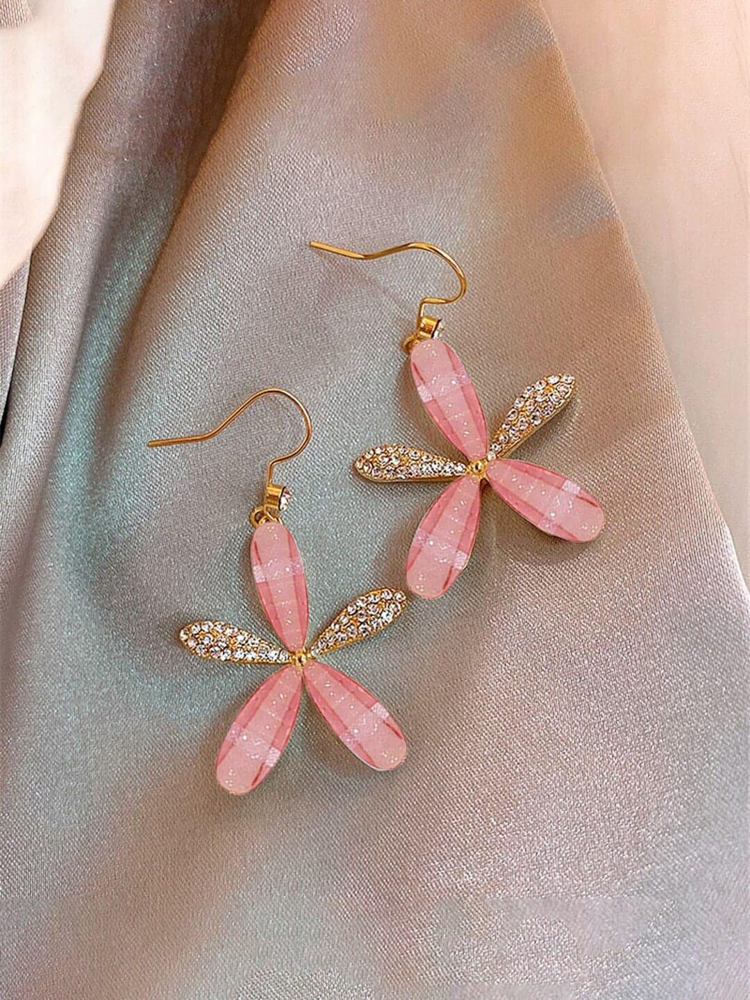 

DressBerry Gold Plated Floral Hoop Earrings