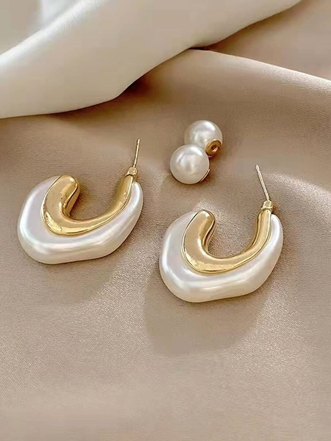 

DressBerry Gold-Toned Contemporary Drop Earrings