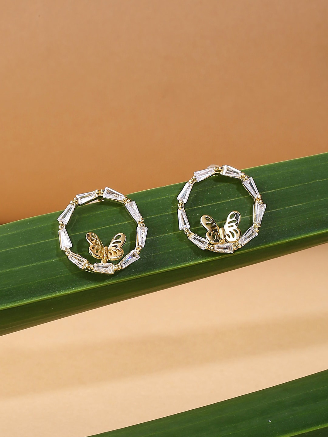 

DressBerry Gold-Toned Gold-Plated Circular Studs Earrings